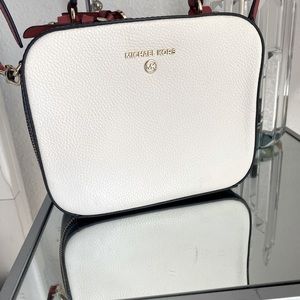 Michael kors crossbody